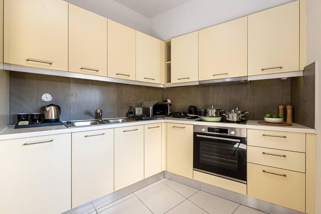 شقة Nh Urban Living In Nea Alikarnassos كاندية المظهر الخارجي الصورة